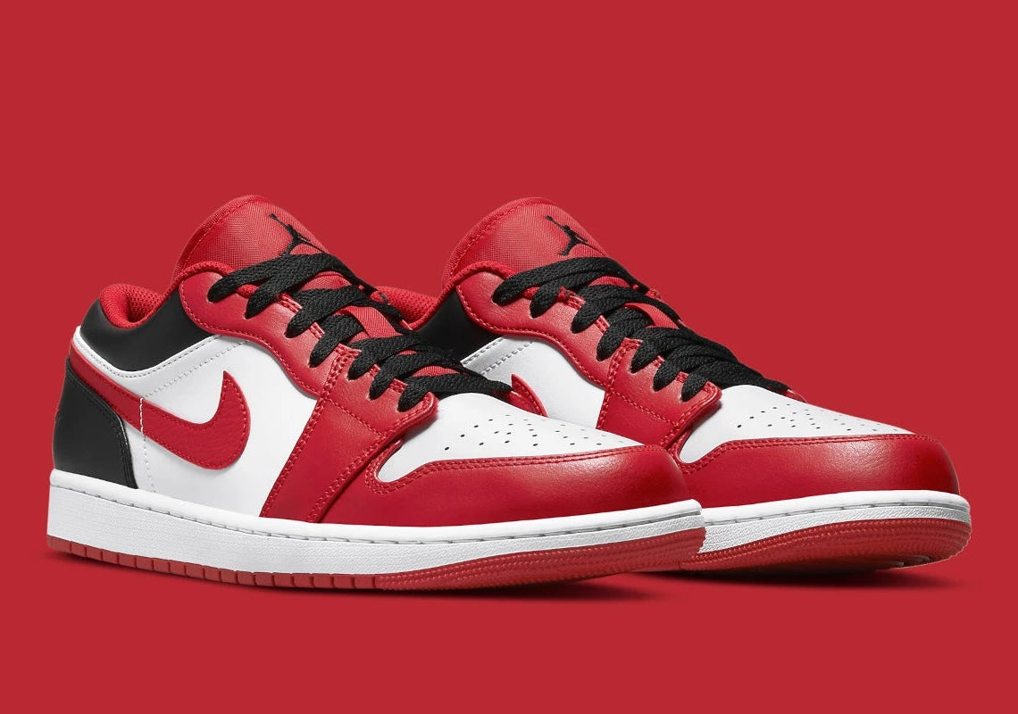 Jordan 1 Low Bulls