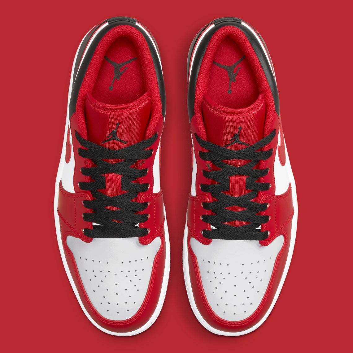 Jordan 1 Low Bulls