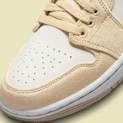 Jordan 1 Low SE Team Gold