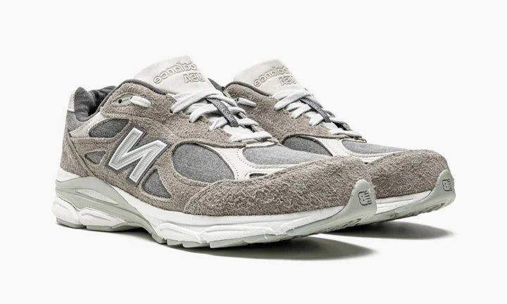 New Balance 990v3 Levi's Elephant Skin