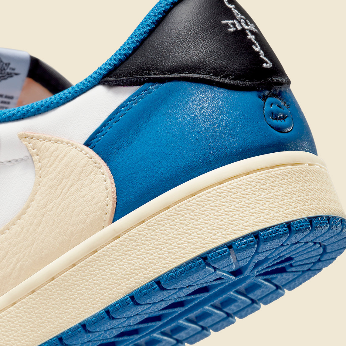 LIVRAISON 72H - Air Jordan 1 Low fragment design x Travis Scott