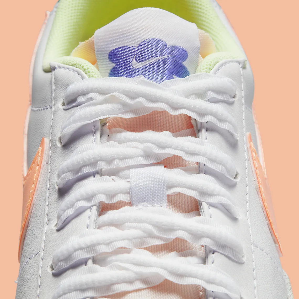 Nike Blazer Low Platform Peach Cream Light Thistle