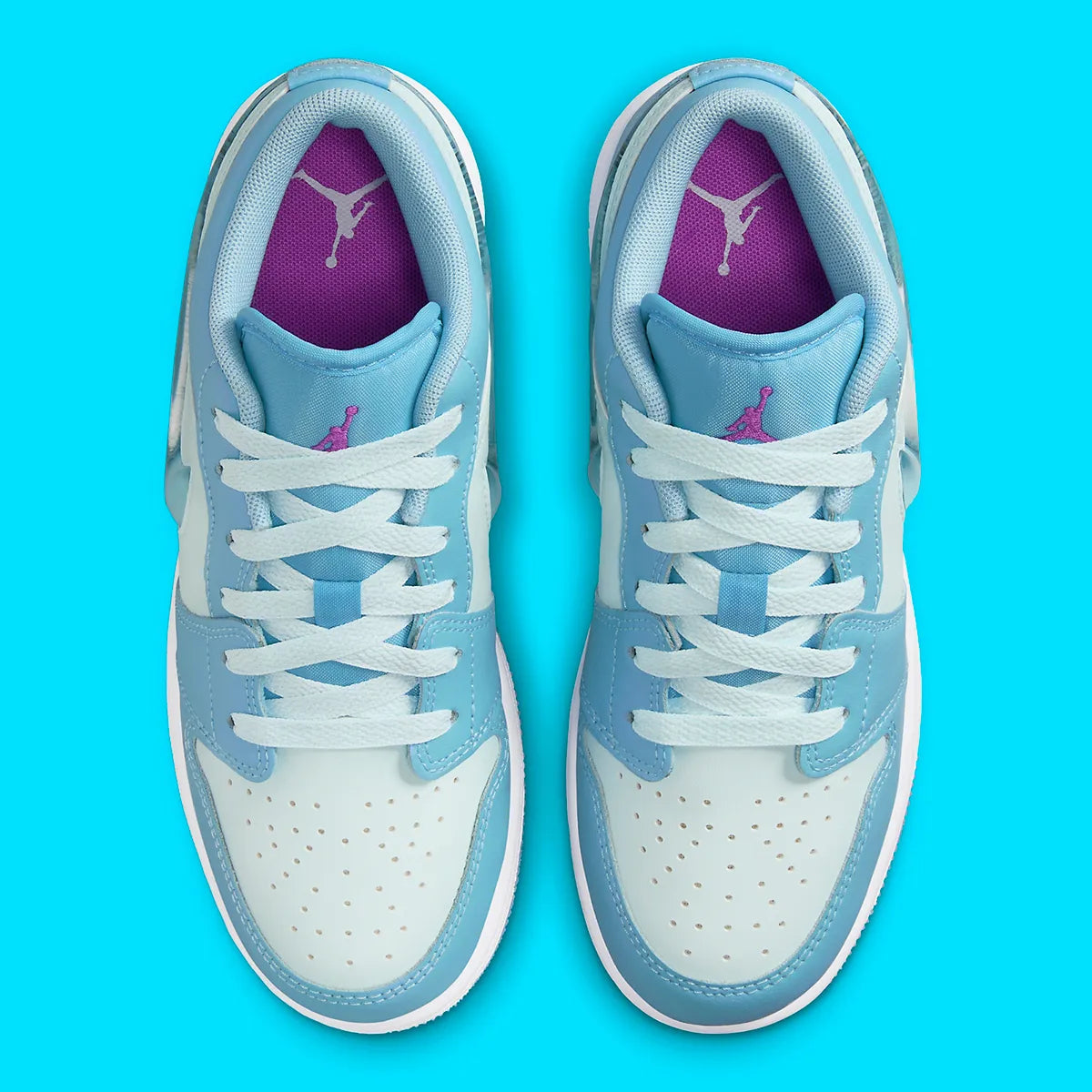 Jordan 1 Low SE Aquarius Blue