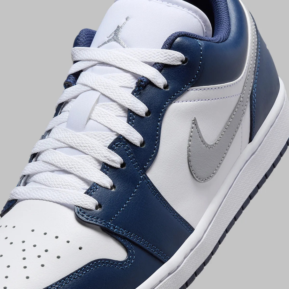 Jordan 1 Low Wolf Grey Midnight Navy