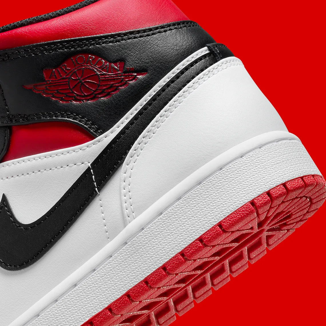 Jordan 1 Mid Gym Red Black Toe