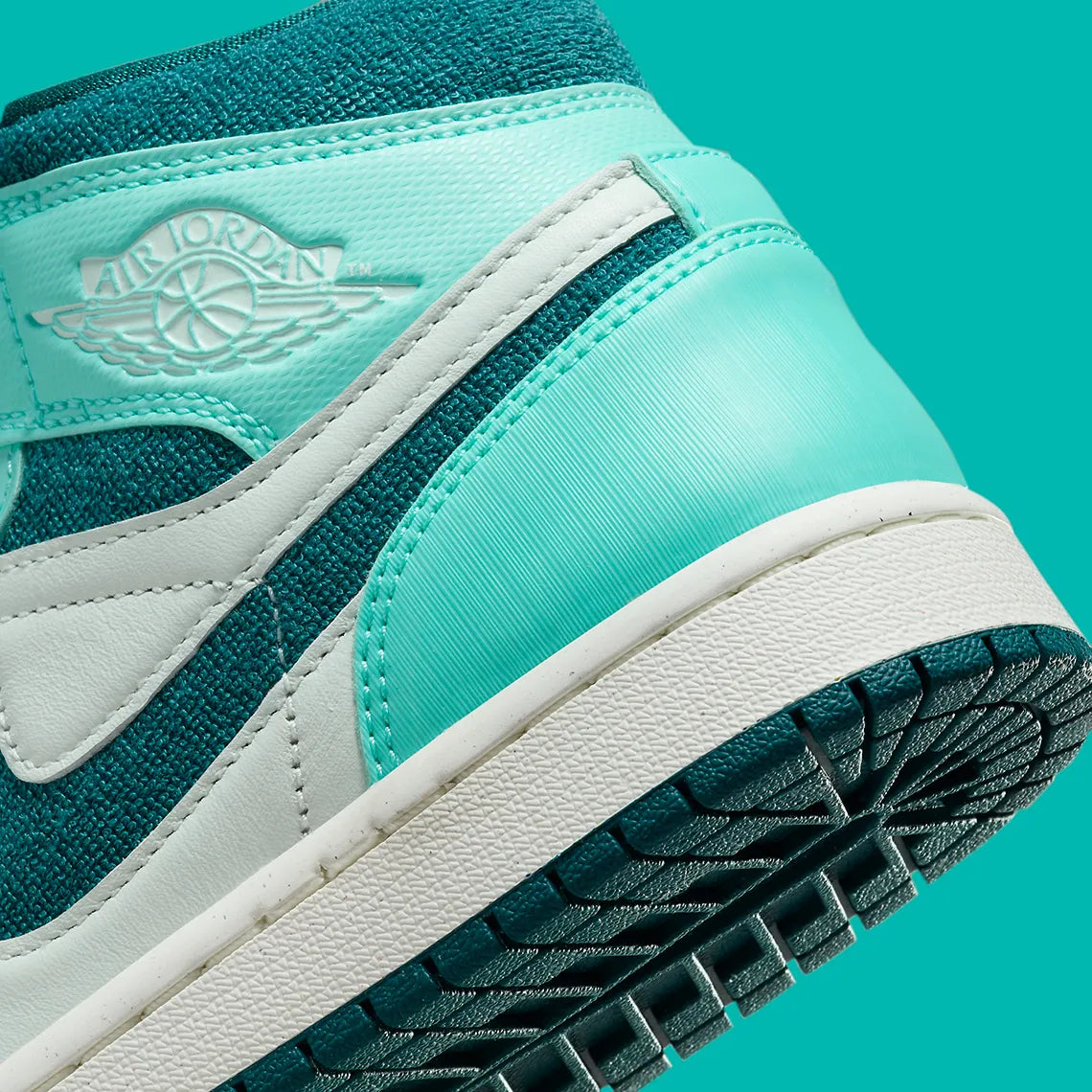 Jordan 1 Mid Chenille Bleached Turquoise