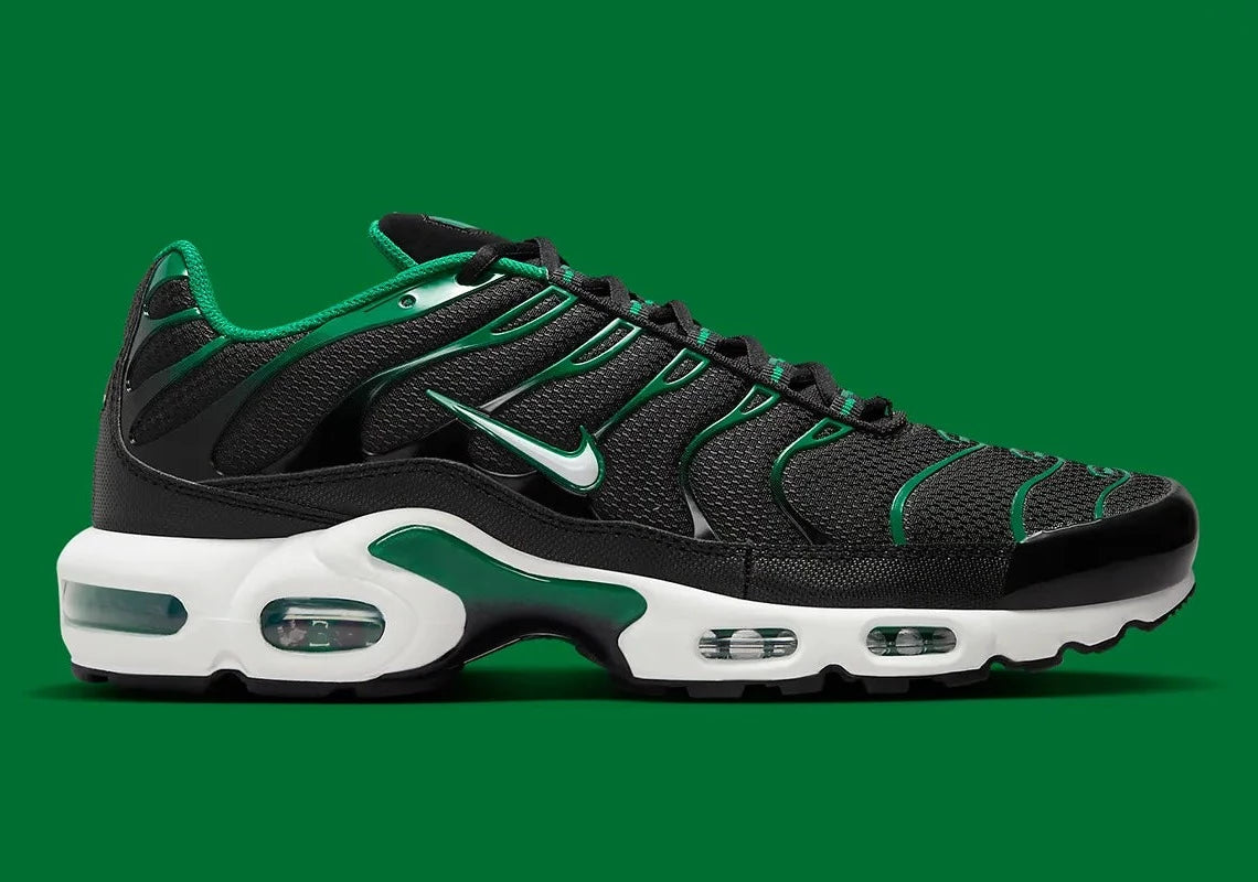 nike-air-max-plus-black-malachite-DM0032-009-4.webp