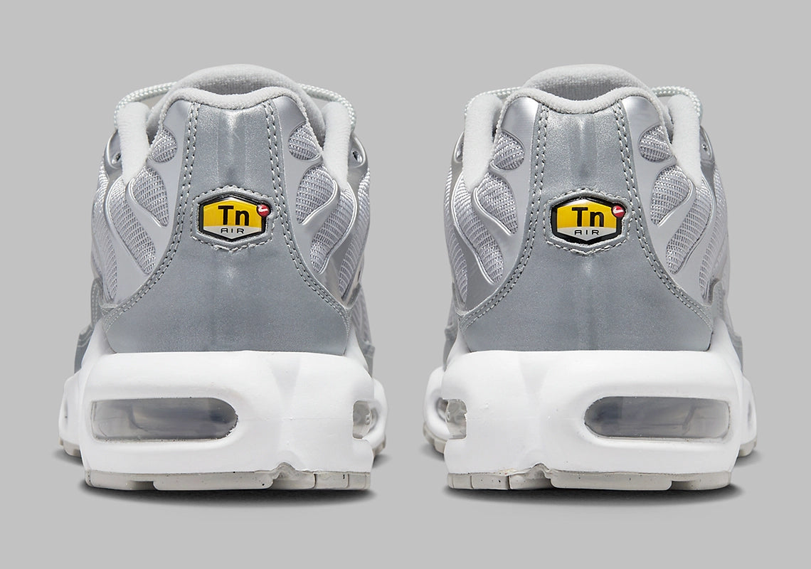 Nike Air Max Plus Metallic Silver