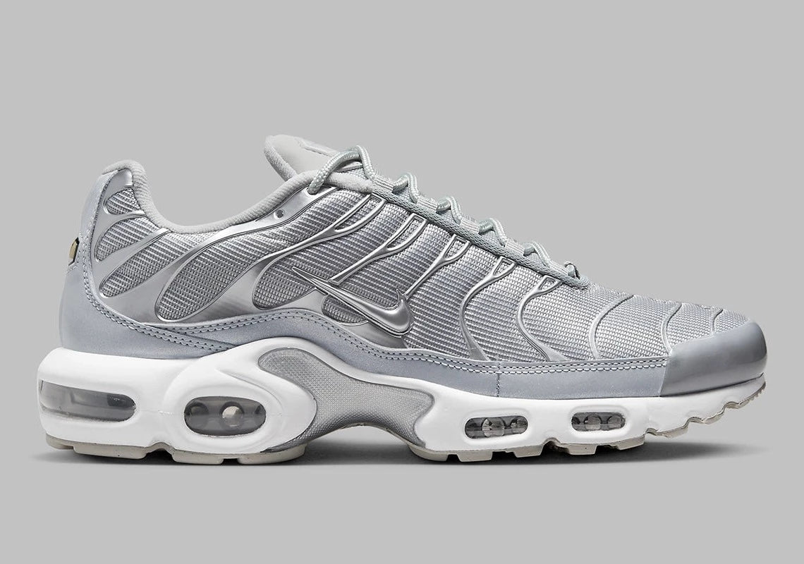 Nike Air Max Plus Metallic Silver