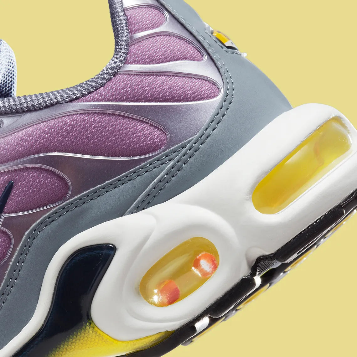 Nike Air Max Plus Violet Dust High Voltage