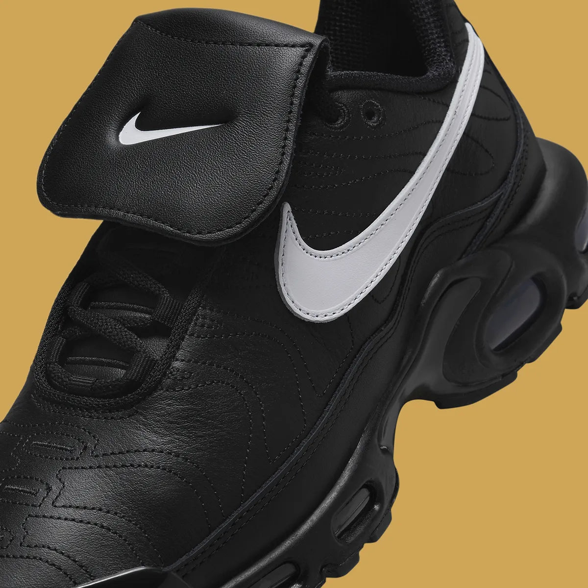 Nike Air Max Plus Tiempo Black White