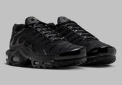 Nike Air Max Plus triple black