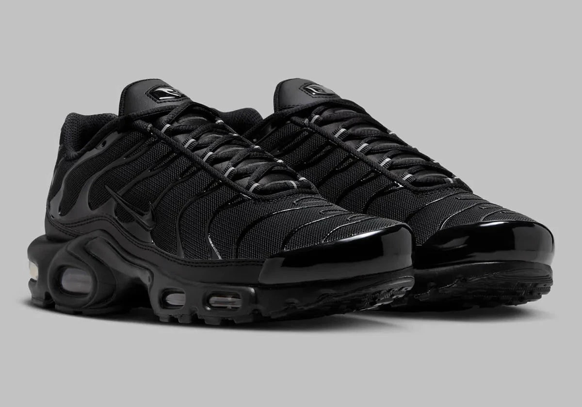 Nike Air Max Plus triple black