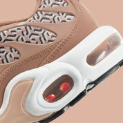 Nike Air Max Plus United in Victory