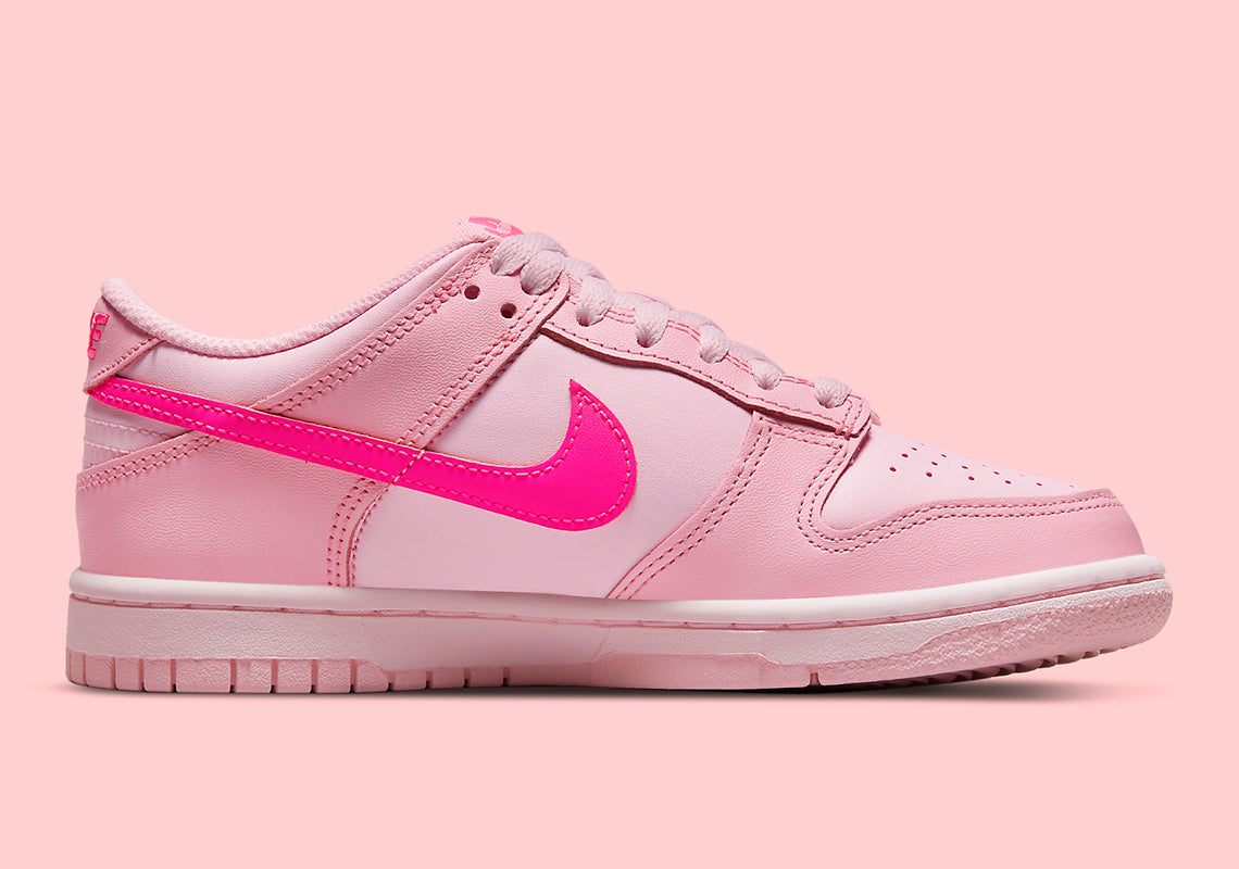 Nike Dunk Low Triple Pink