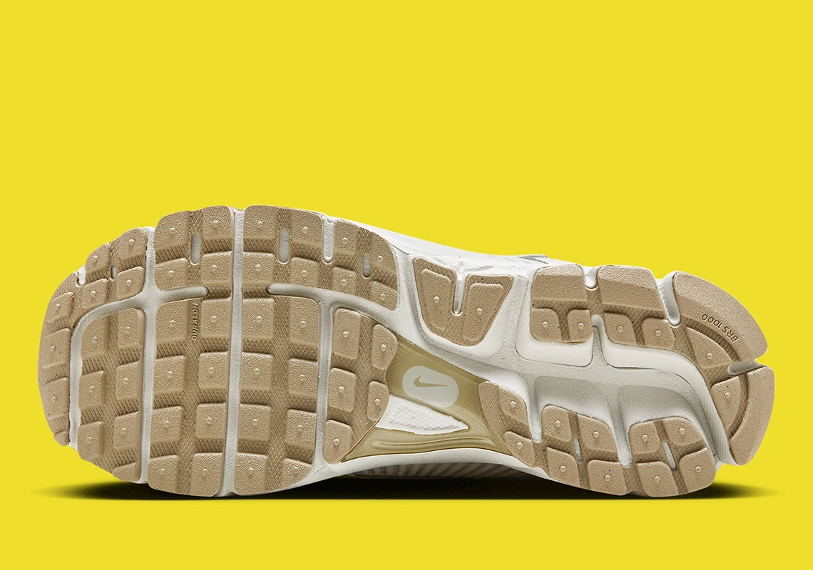 Nike Zoom Vomero 5 Light Bone Yellow