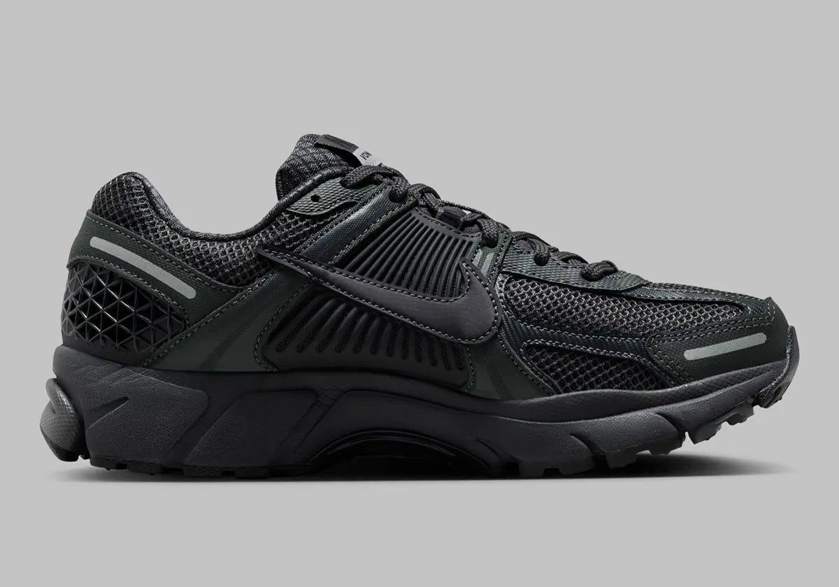 Nike Zoom Vomero 5 Triple Black