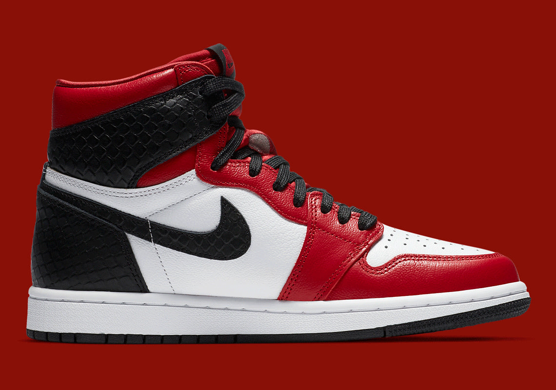 Jordan 1 Retro High Satin Snake Chicago