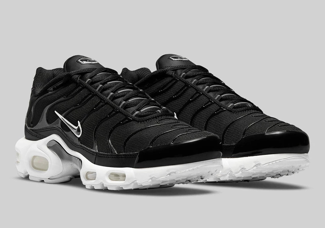 Nike Air Max Plus Black White