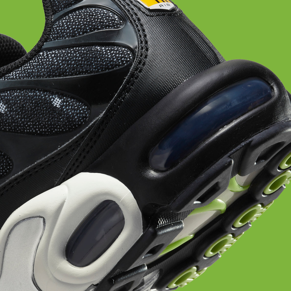 Nike Air Max Plus SE Black Chrome