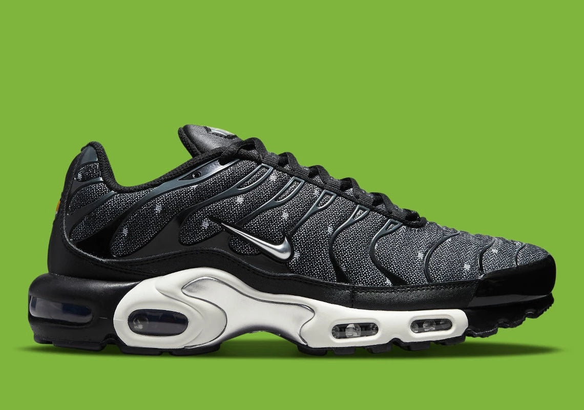 xNike Air Max Plus SE Black Chrome