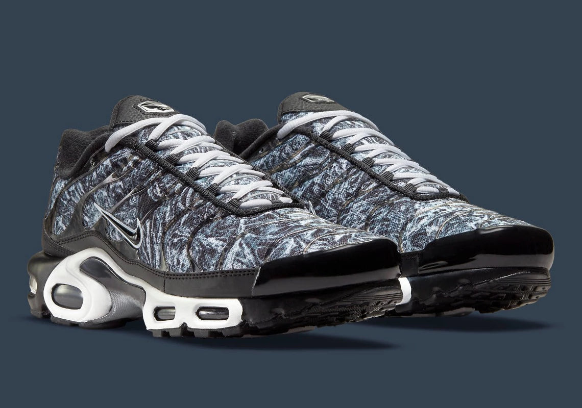 Nike Air Max Plus Dark Smoke Grey