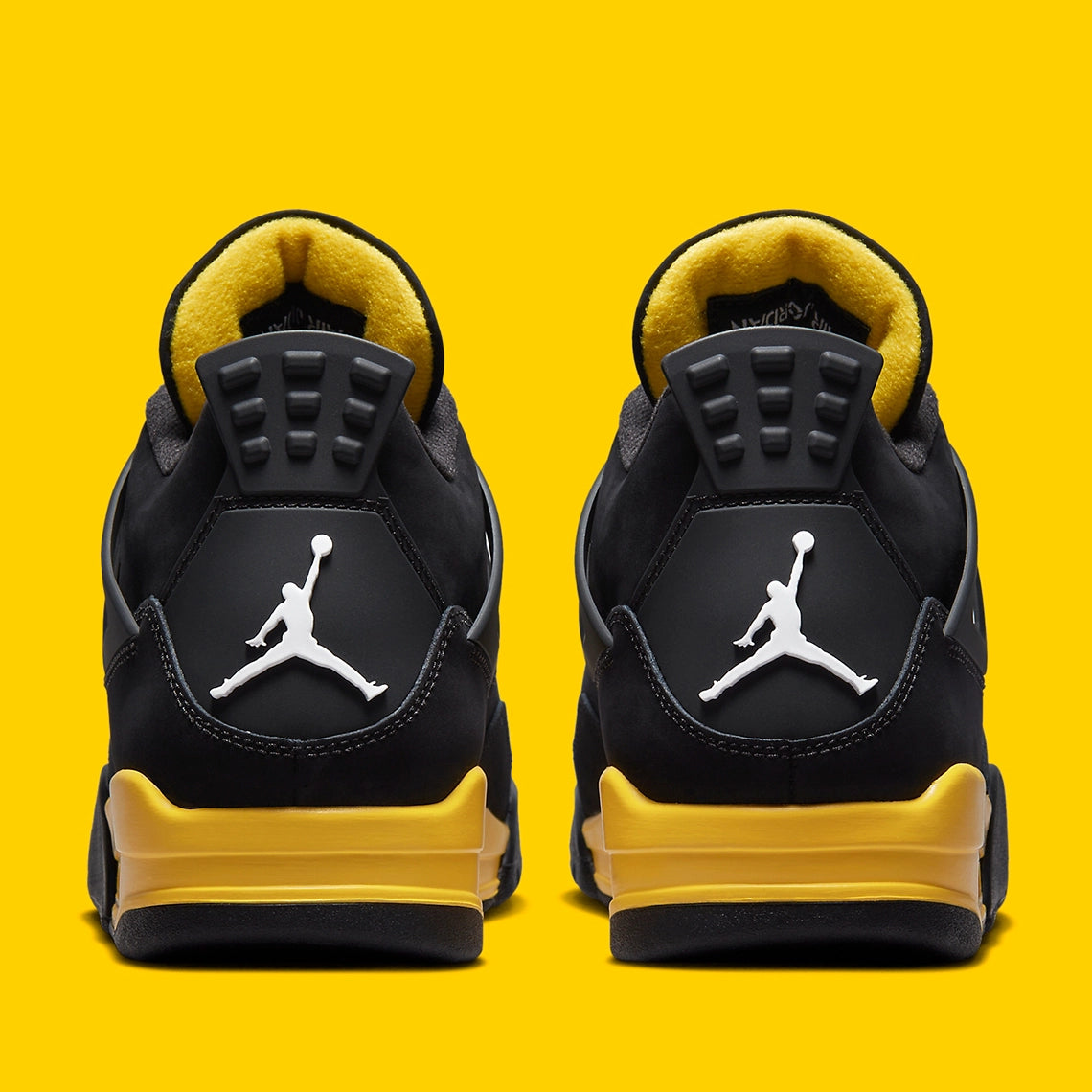 Jordan 4 Retro Thunder (2023)