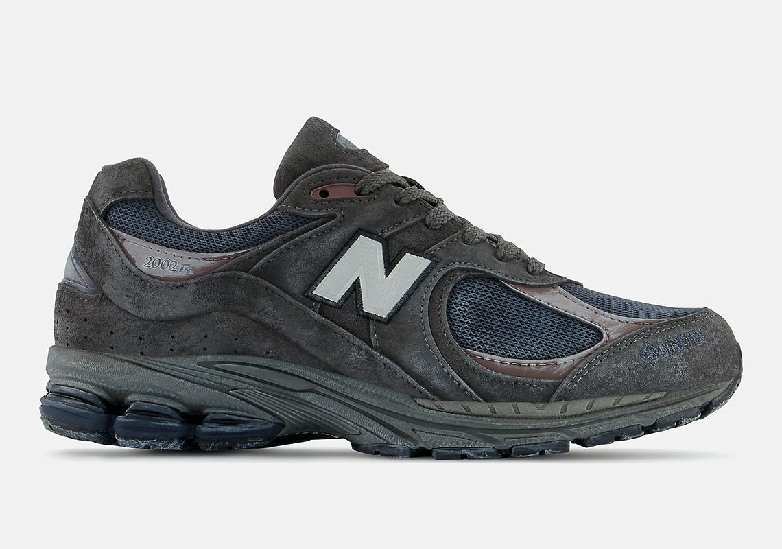 New Balance 2002R Gore-Tex Magnet Mood Indigo