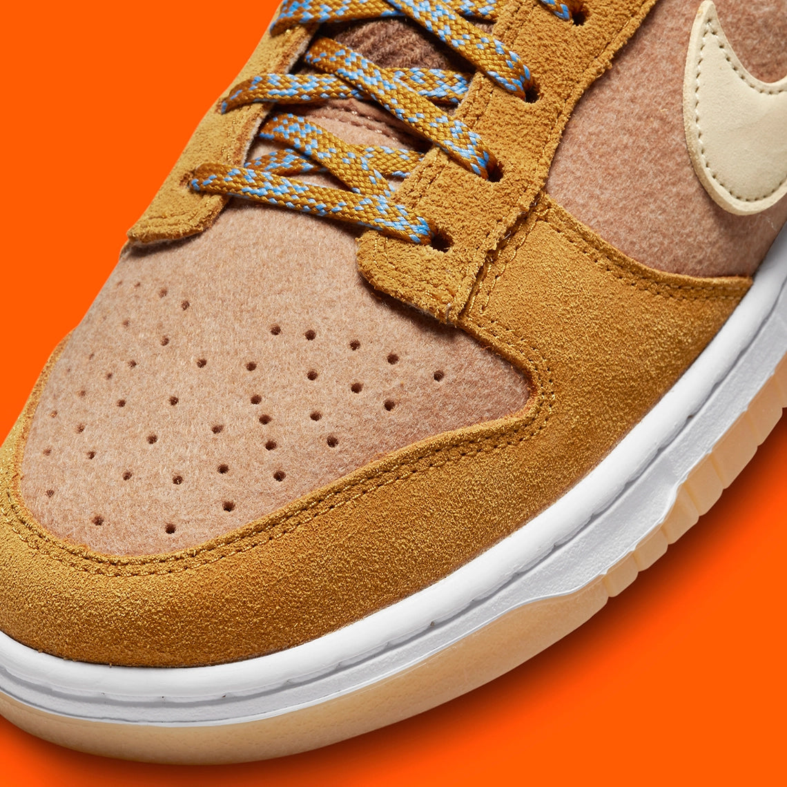 Nike Dunk Low SE Teddy Bear Praline